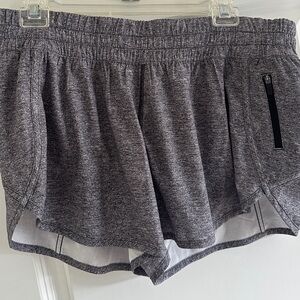 LululemonTracker Low-Rise lined short 4”